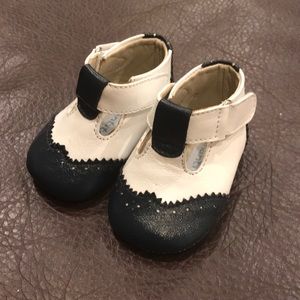 Elphantito Crib Shoes NWOT